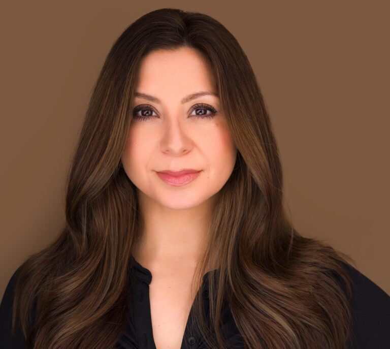 Headshot Photographers Near me in NYC. Preparation Guide - What to wear for headshots photography