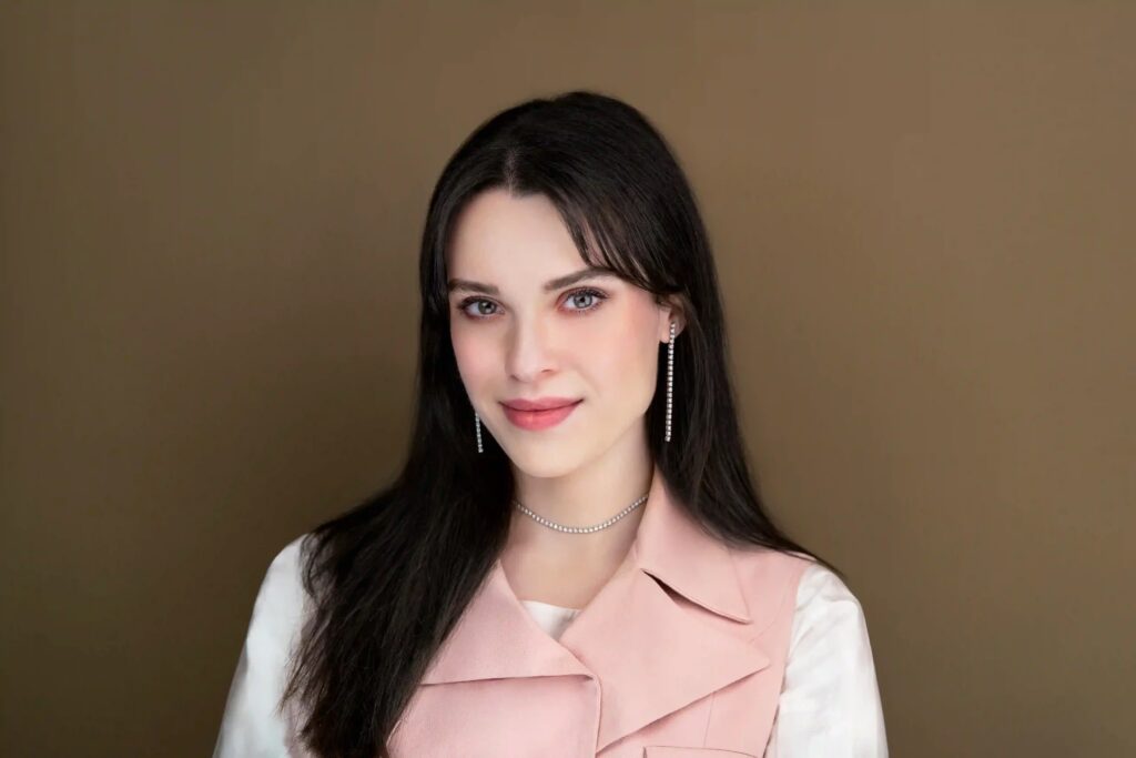 Headshot of Chaya, captured in NYC Studio by Headshot Specialist Ray Singh