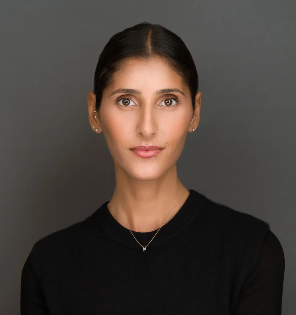 Headshot Photographers NYC, for the best linkedin headshots, team headshots, corporate headshots, company headshots, business headshots, trade show headshots in NYC